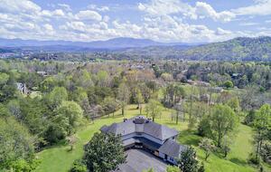 Crestview Estate | 5 acre luxury estate in Smoky Mountains - Pigeon Forge, Tennessee
