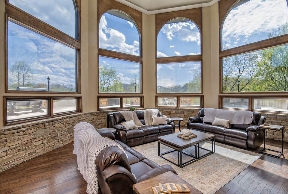 Crestview Estate | 5 acre luxury estate in Smoky Mountains - Pigeon Forge, Tennessee