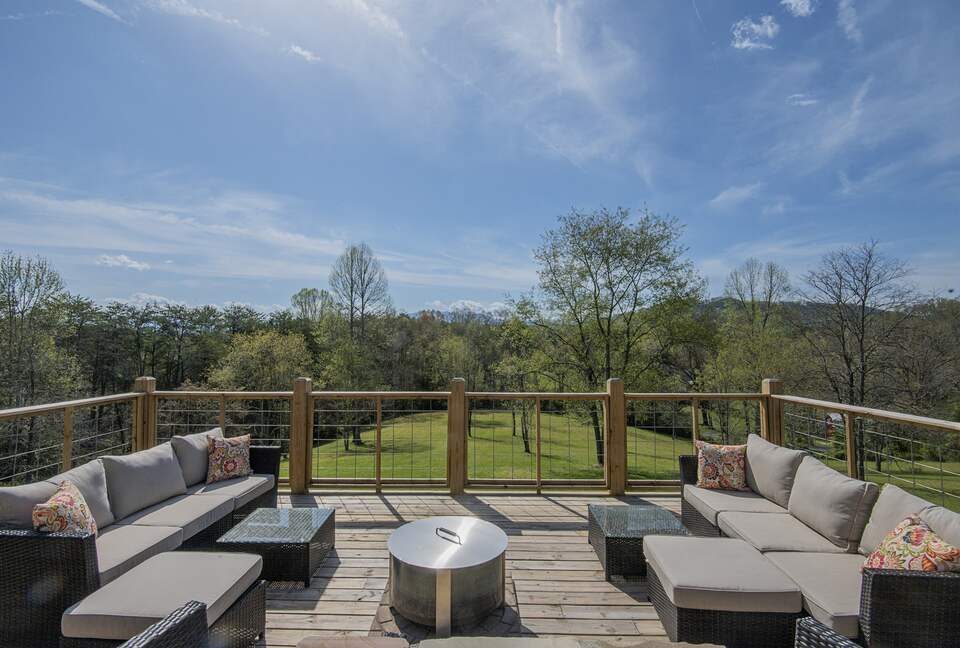 Crestview Estate | 5 acre luxury estate in Smoky Mountains - Pigeon Forge, Tennessee