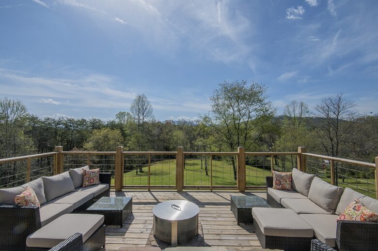 Crestview Estate | 5 acre luxury estate in Smoky Mountains - Pigeon Forge, Tennessee
