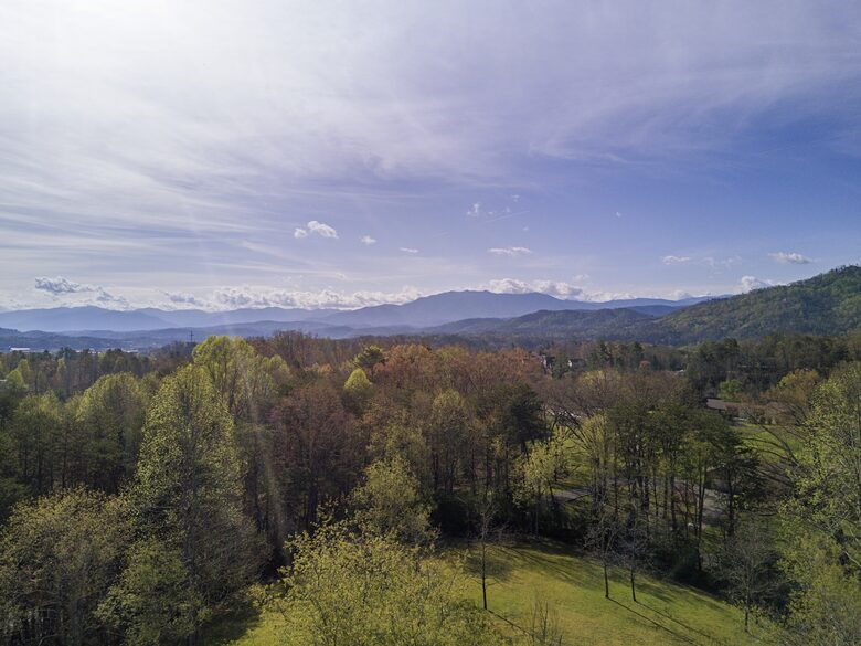 Crestview Estate | 5 acre luxury estate in Smoky Mountains - Pigeon Forge, Tennessee