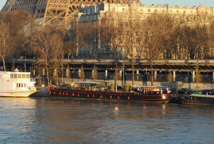 Luxury Houseboat at the Foot of the Eiffel Tower - Paris, France