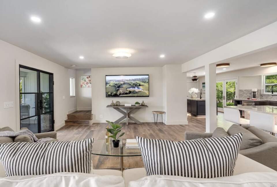 Napa Valley Vineyard Retreat - Angwin, California