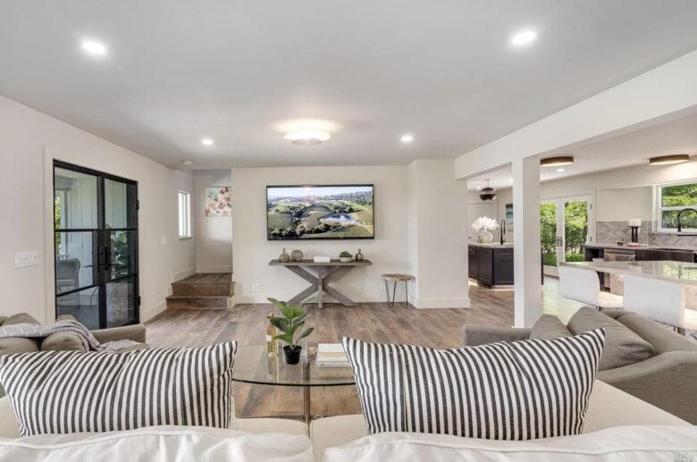 Napa Valley Vineyard Retreat - Angwin, California