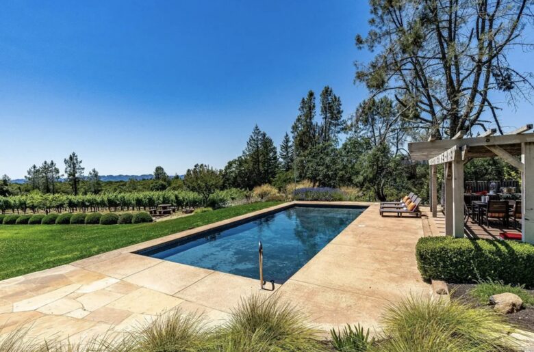 Napa Valley Vineyard Retreat - Angwin, California
