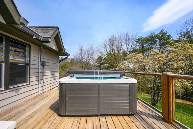 Crestview Estate | 5 acre luxury estate in Smoky Mountains - Pigeon Forge, Tennessee