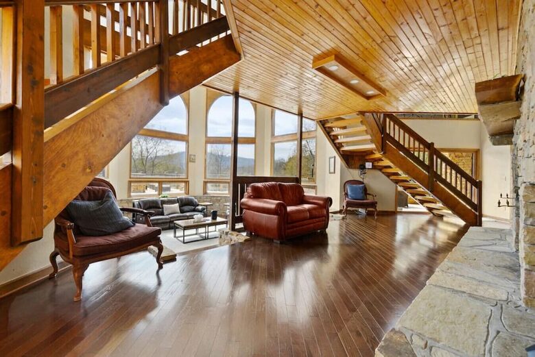 Crestview Estate | 5 acre luxury estate in Smoky Mountains - Pigeon Forge, Tennessee