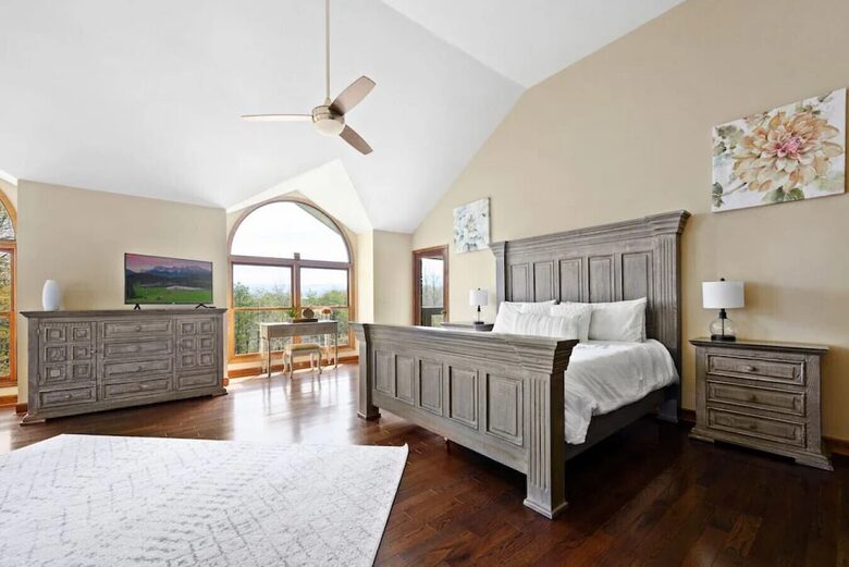 Crestview Estate | 5 acre luxury estate in Smoky Mountains - Pigeon Forge, Tennessee
