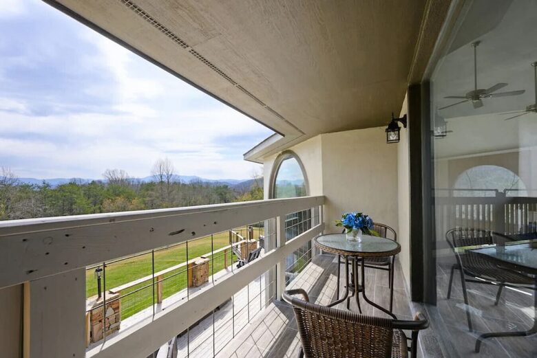 Crestview Estate | 5 acre luxury estate in Smoky Mountains - Pigeon Forge, Tennessee