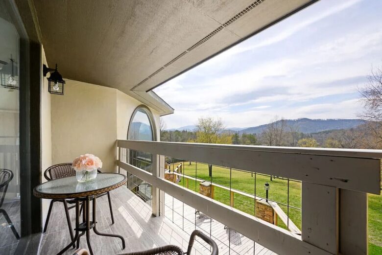 Crestview Estate | 5 acre luxury estate in Smoky Mountains - Pigeon Forge, Tennessee
