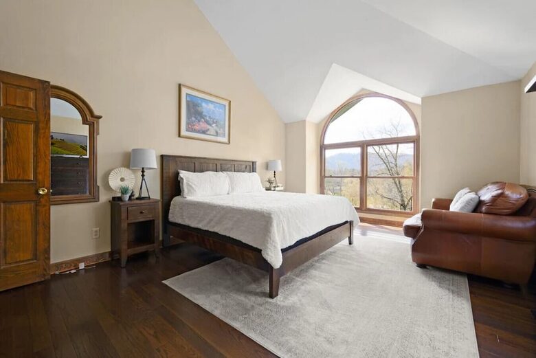 Crestview Estate | 5 acre luxury estate in Smoky Mountains - Pigeon Forge, Tennessee