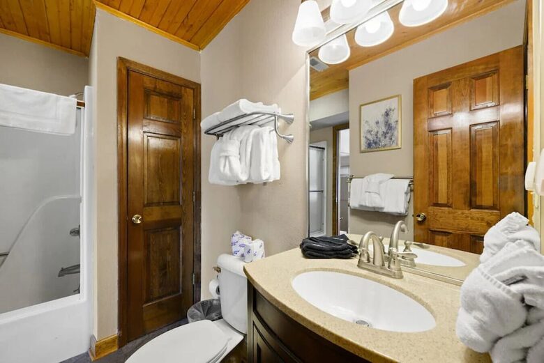 Crestview Estate | 5 acre luxury estate in Smoky Mountains - Pigeon Forge, Tennessee