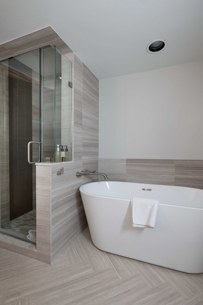 Three Bedroom Slopeside Gravity Haus Vail - Vail, Colorado
