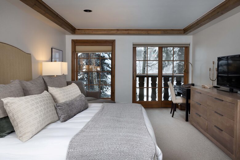 10th Mountain Suite at Gravity Haus Vail - Vail, Colorado