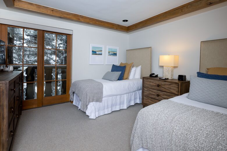 Three Bedroom Slopeside Gravity Haus Vail - Vail, Colorado