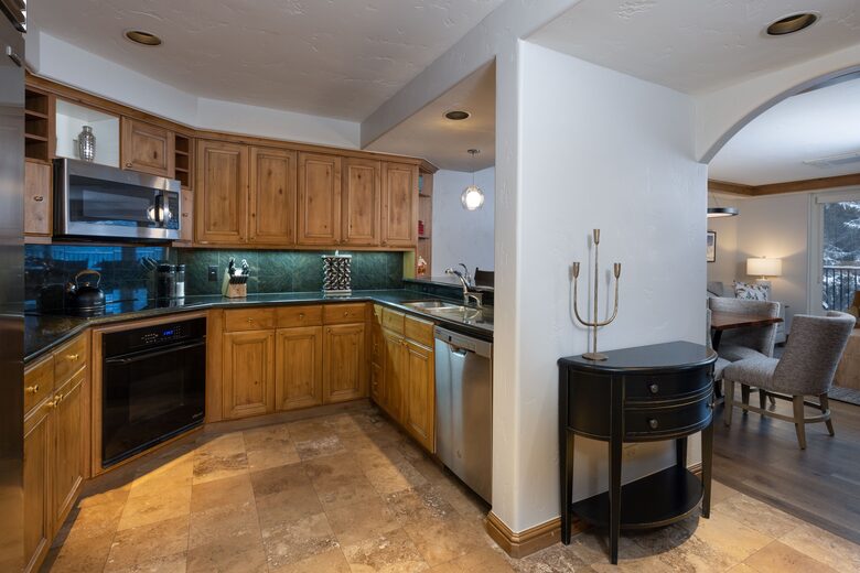 Three Bedroom Slopeside Gravity Haus Vail - Vail, Colorado