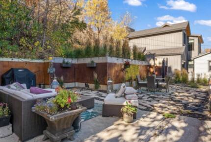 The Safe House.  Charming cabin just one block from the Park City Resort - Park City, Utah