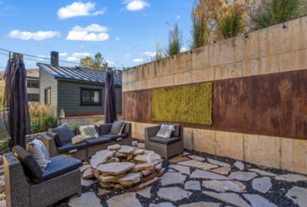 The Safe House.  Charming cabin just one block from the Park City Resort - Park City, Utah