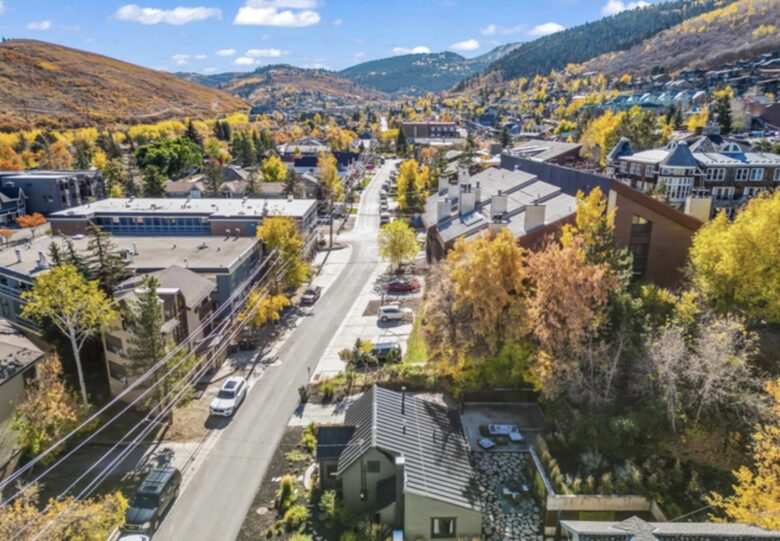 The Safe House. Charming cabin just one block from the Park City Resort - Park City, Utah