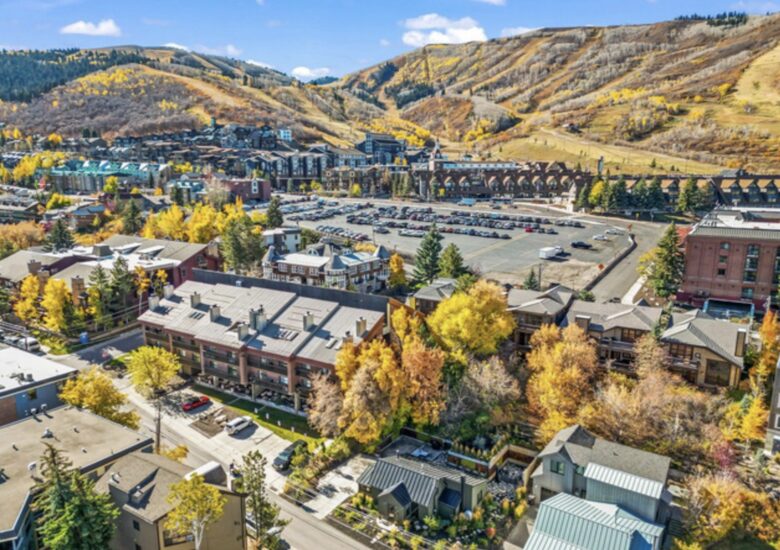 The Safe House. Charming cabin just one block from the Park City Resort - Park City, Utah