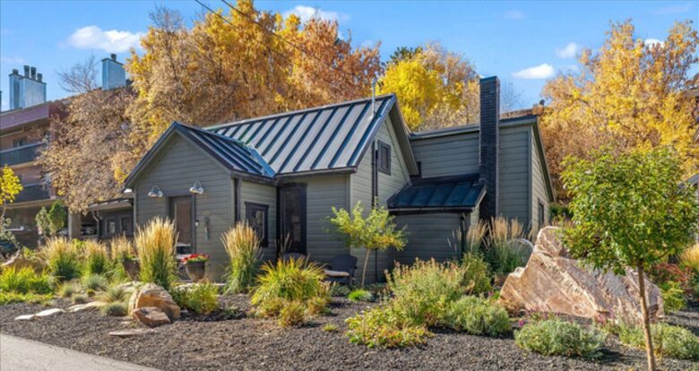 The Safe House. Charming cabin just one block from the Park City Resort - Park City, Utah