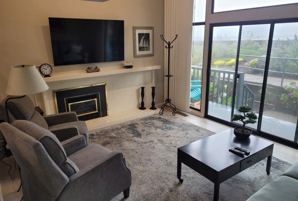 Del Monte Beach Townhome - Monterey, California