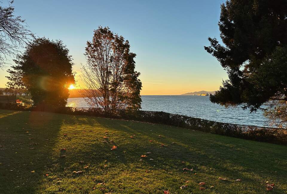 Idyllic Vancouver Retreat - Vancouver, Canada