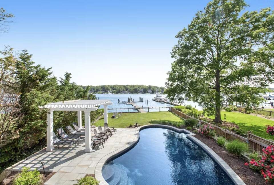 Annapolis Cove Lake Ogleton Charmer - Annapolis, Maryland
