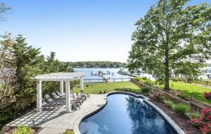 Annapolis Cove Lake Ogleton Charmer - Annapolis, Maryland