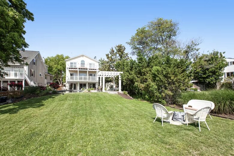 Annapolis Cove Lake Ogleton Charmer - Annapolis, Maryland