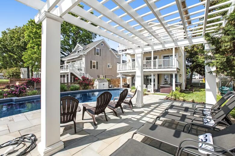 Annapolis Cove Lake Ogleton Charmer - Annapolis, Maryland