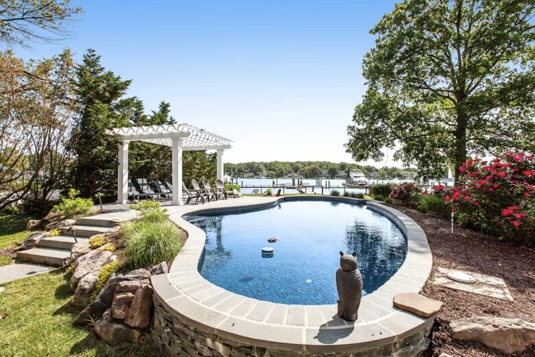 Annapolis Cove Lake Ogleton Charmer - Annapolis, Maryland