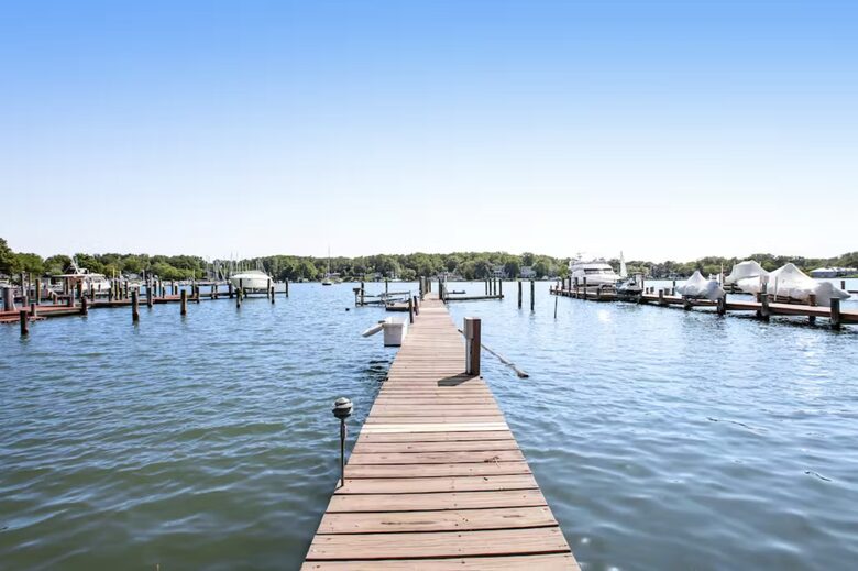 Annapolis Cove Lake Ogleton Charmer - Annapolis, Maryland