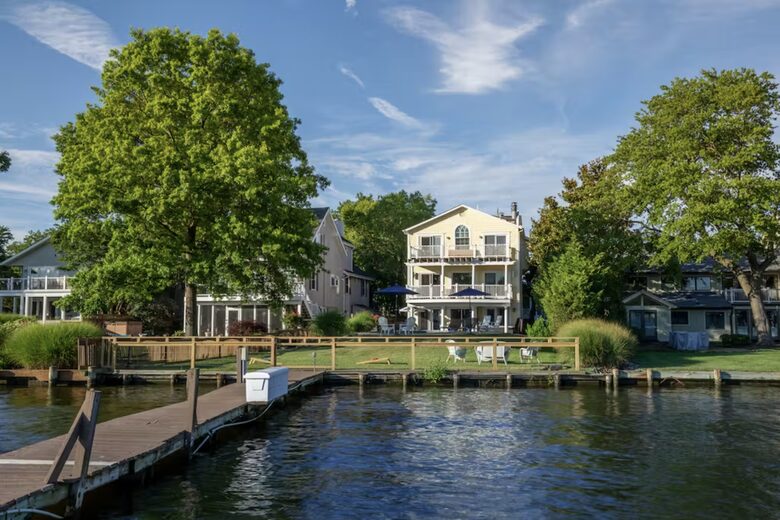 Annapolis Cove Lake Ogleton Charmer - Annapolis, Maryland