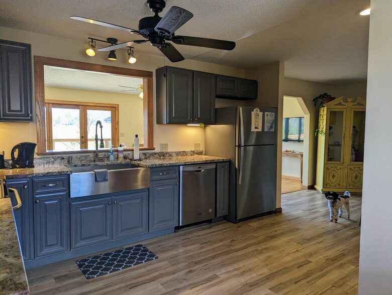 Weaverville farmhouse | 12 Minutes to Downtown Asheville - Weaverville, North Carolina