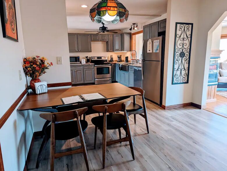 Weaverville farmhouse | 12 Minutes to Downtown Asheville - Weaverville, North Carolina