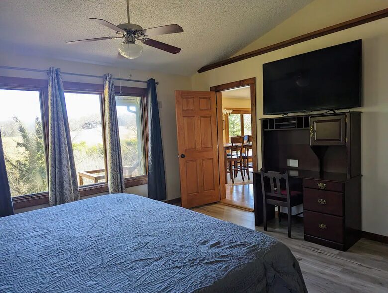 Weaverville farmhouse | 12 Minutes to Downtown Asheville - Weaverville, North Carolina