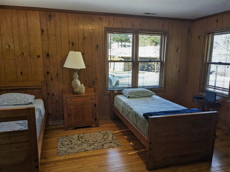 Weaverville farmhouse | 12 Minutes to Downtown Asheville - Weaverville, North Carolina