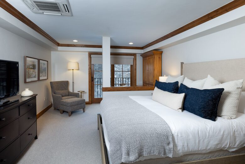 Eaton Suite at Gravity Haus Vail - Vail, Colorado