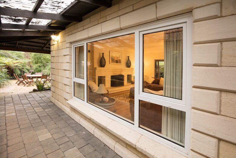 The Grand Lodge | Fernglen Forest Retreat - Mount Dandenong, Australia