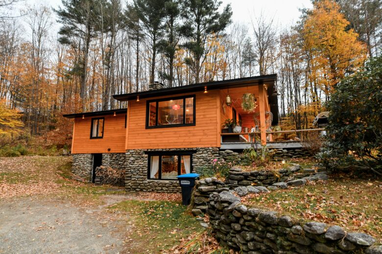 The Rabbit Hole | Luxury Cabin in heart of Stowe - Stowe, Vermont