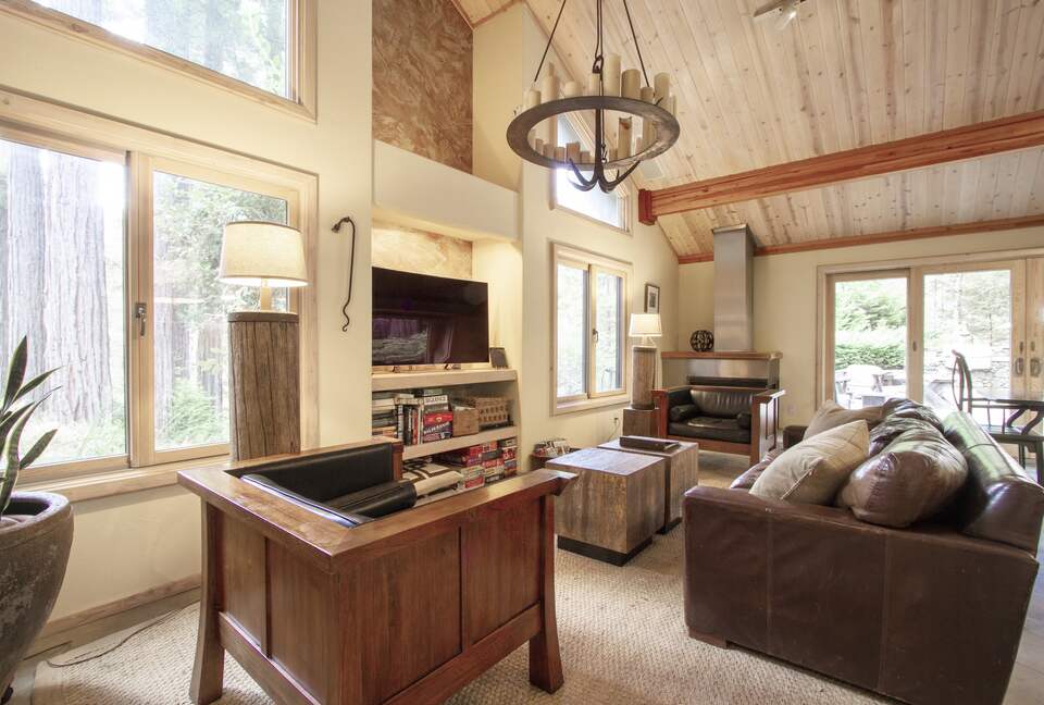 Wine Country Luxury in the Redwoods w/ Hot Tub and Fire Pit - Cazadero, California