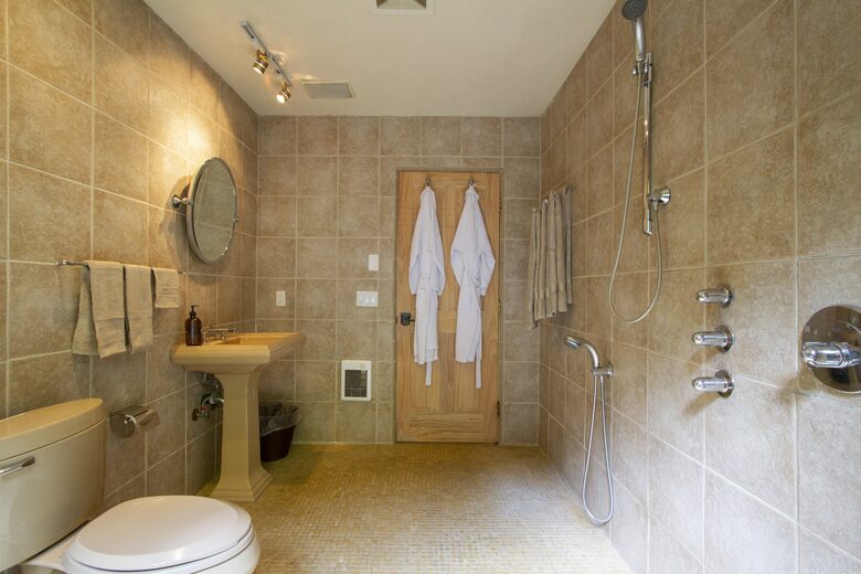 Wine Country Luxury in the Redwoods w/ Hot Tub and Fire Pit - Cazadero, California