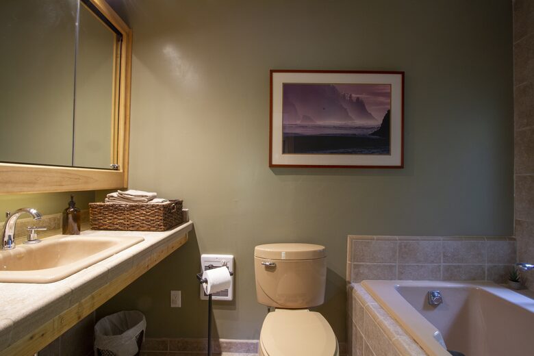 Wine Country Luxury in the Redwoods w/ Hot Tub and Fire Pit - Cazadero, California