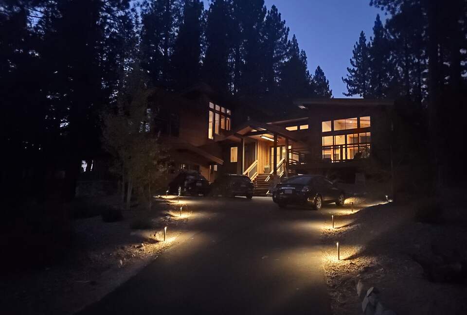 Modern Home in Gray's Crossing in Beautiful Truckee - Truckee, California