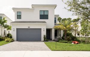 Luxury Home in Palm Beach Gardens - Palm Beach Gardens, Florida