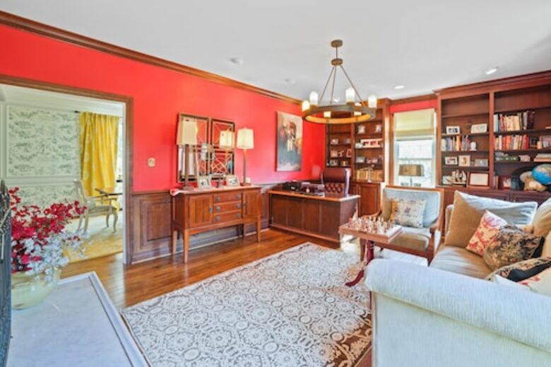 Classic Estate | 20 minutes from DC - McLean, Virginia