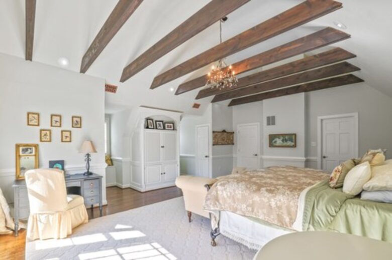 Classic Estate | 20 minutes from DC - McLean, Virginia