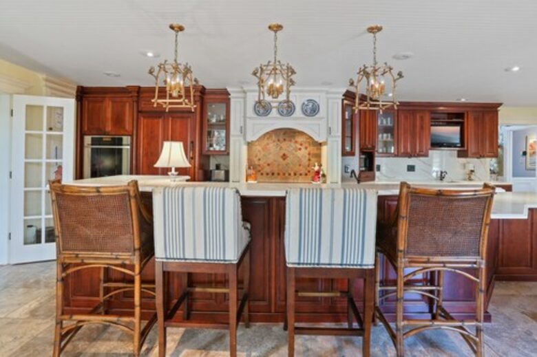 Classic Estate | 20 minutes from DC - McLean, Virginia