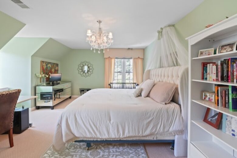 Classic Estate | 20 minutes from DC - McLean, Virginia